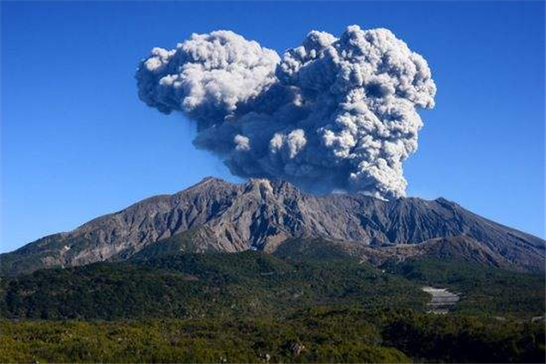 世界上最大的火山爆发 黄石公园超级火山威力极大