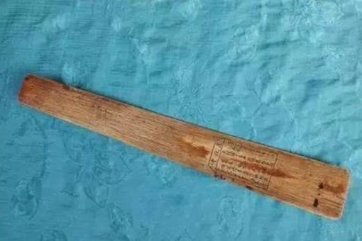 古代官员上朝为什么要拿笏板揭秘笏板的用途 